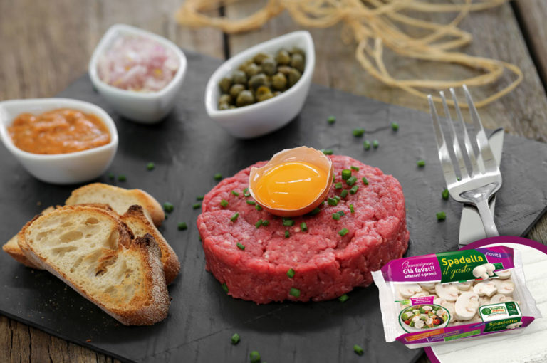 Tartare di manzo con funghi champignon
