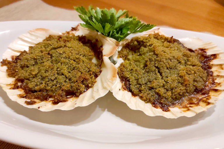 Capesante gratinate con funghi champignon