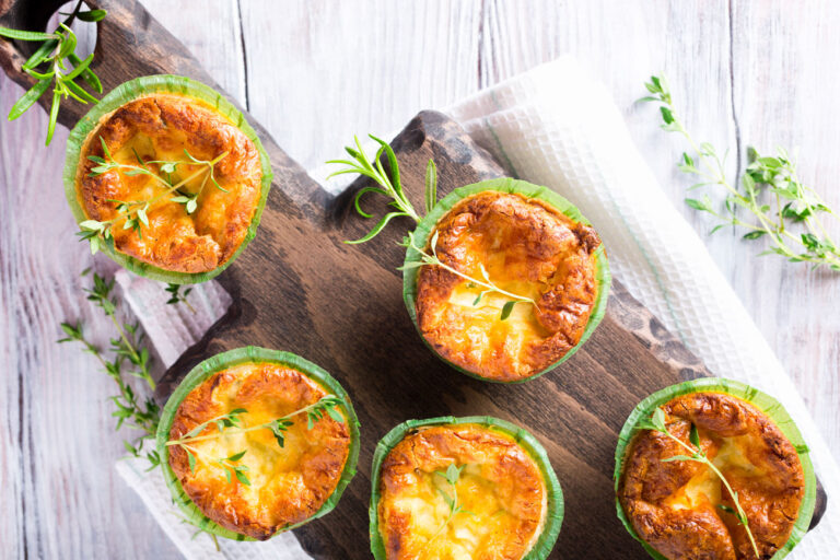 Fagottino di pasta brisè funghi pioppini, burrata affumicata e prosciutto crudo