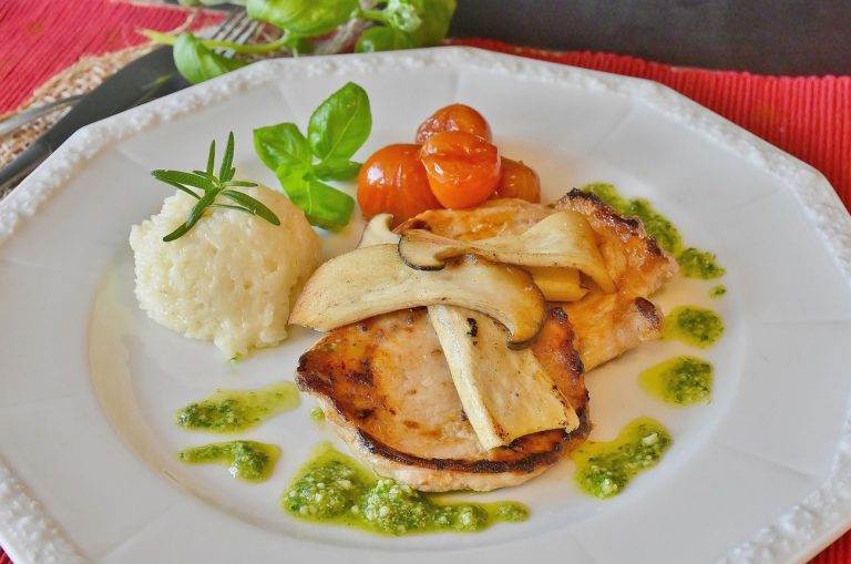 SCALOPPINE AI FUNGHI CHAMPIGNONS