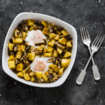 Patate pioppini e uovo in camicia